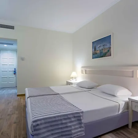 Euphoria Palm Resort 5*