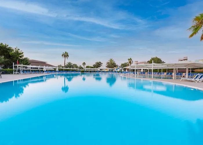 Курортный комплекс Euphoria Palm 5*