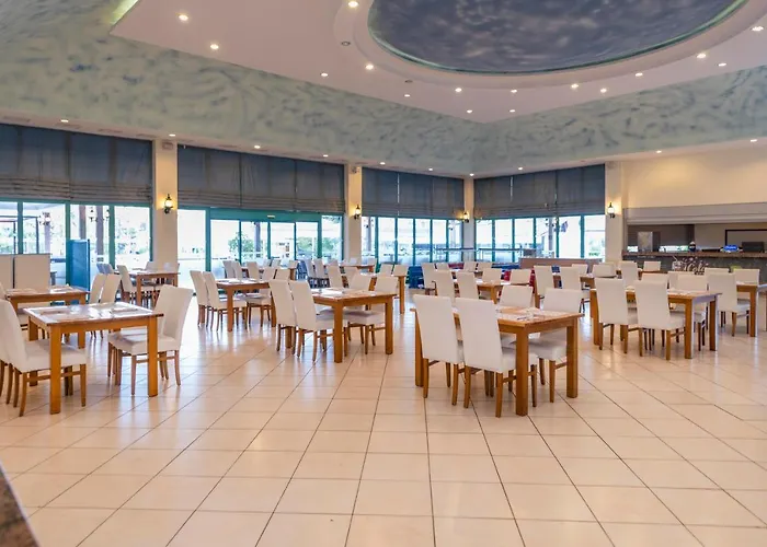 Курортный комплекс Euphoria Palm 5*